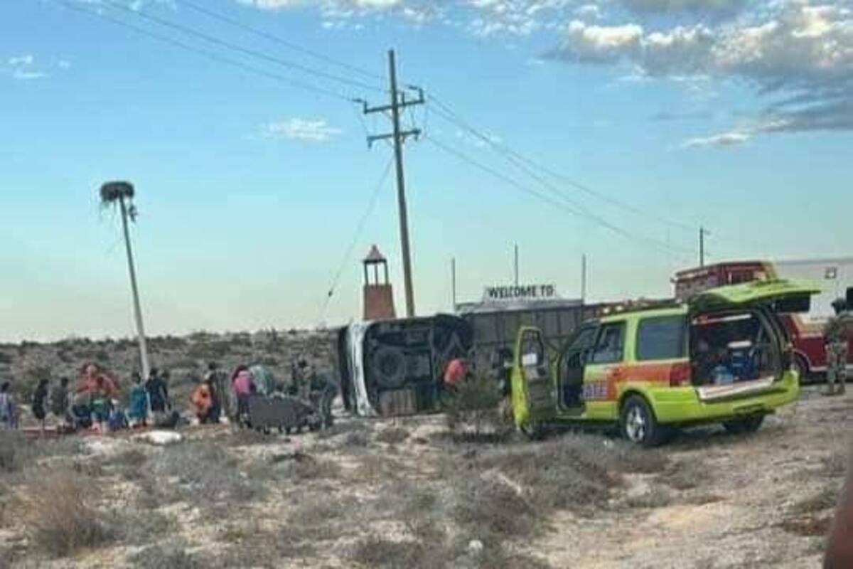 Camión volcado entre San Felipe y Puertecitos, se dirigía a Rosarito