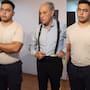 “Tú tienes muy abajo los pantalones, ¿sí? La idea es subirlos para que haya una correcta proporción”: Sastre se vuelve viral por sus consejos para que un futuro novio luzca impecable en su boda