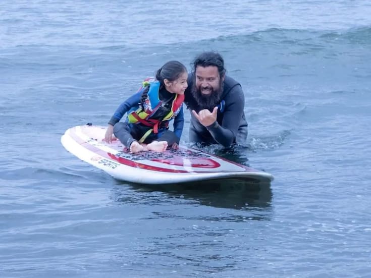 Alistan la terapia de surf  para niños con discapacidad en Rosarito