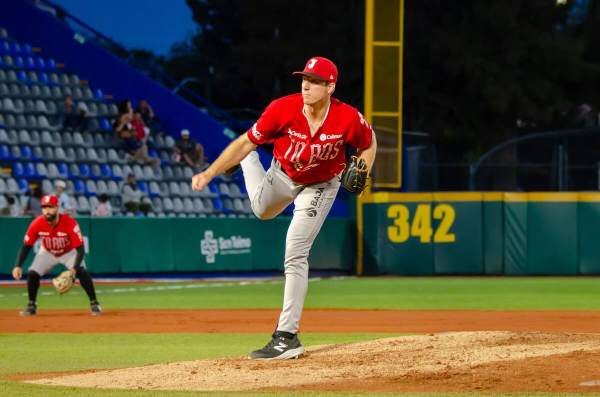 Teddy Stankiewicz cargó con la derrota en cinco entradas y dos tercios de tres carreras, siete hits, un ponche sin pasaportes.