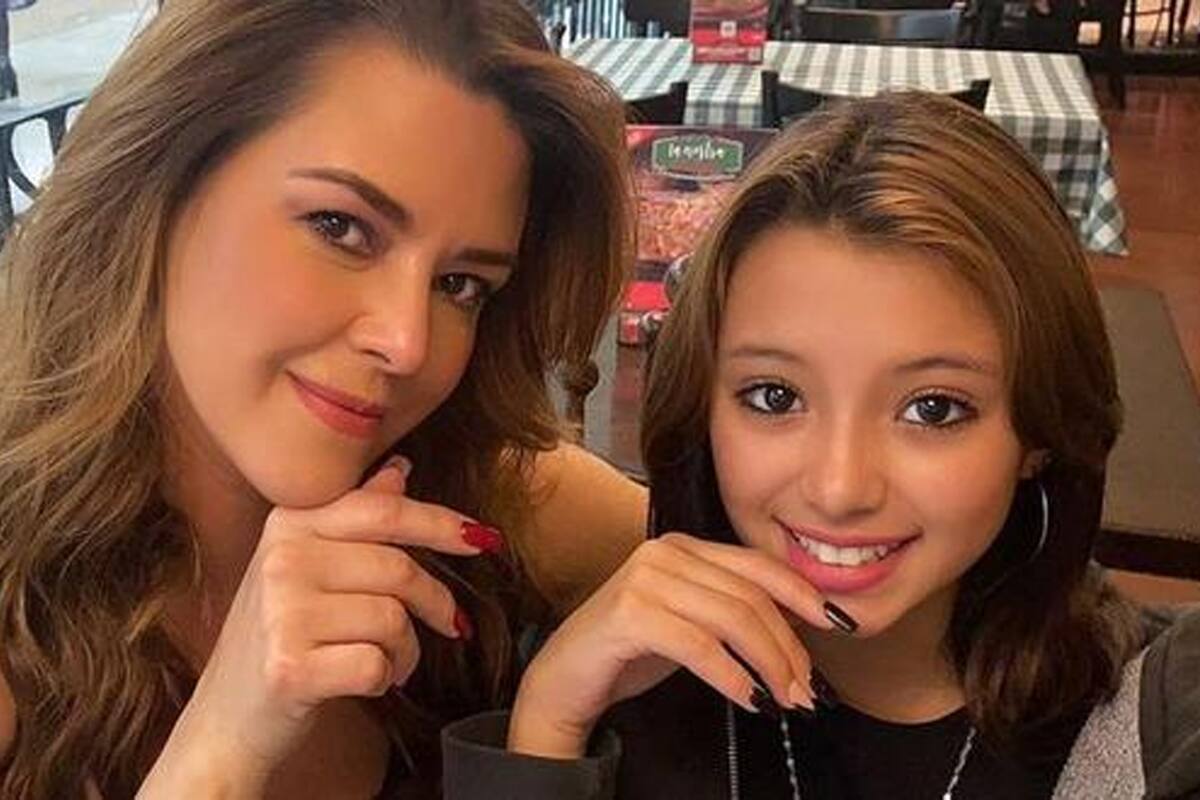Alicia Machado recibe petición de su hija de 15 años para ponerte implantes de senos