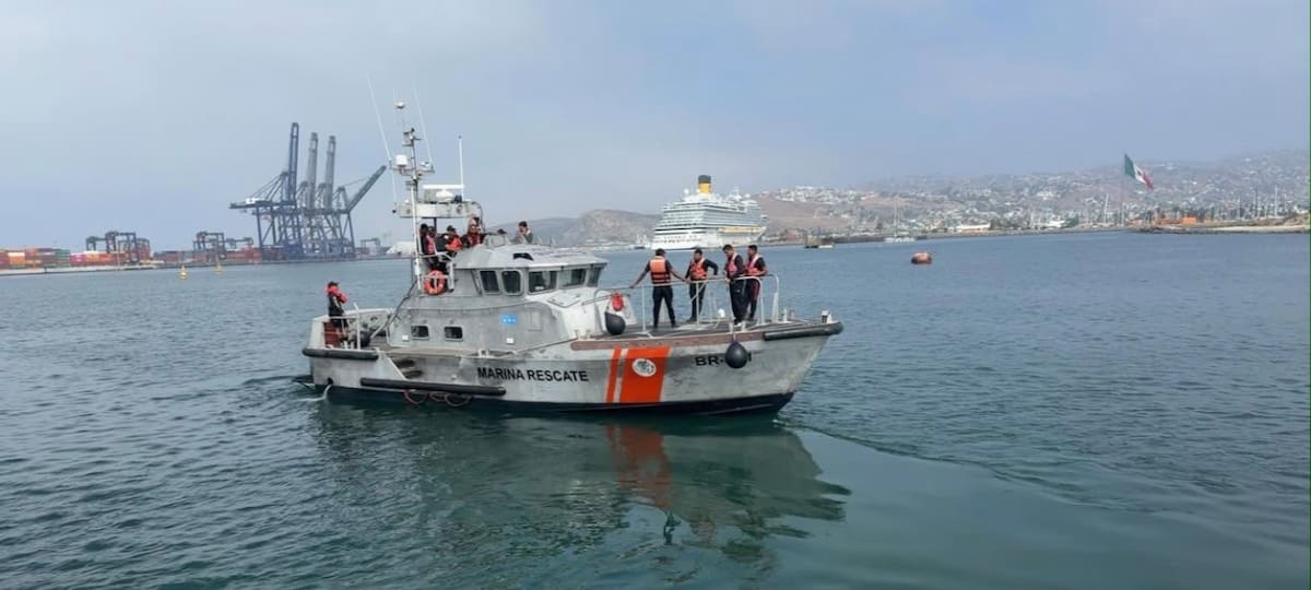 Personal naval concluyó en Ensenada un curso especializado para operar embarcaciones MLB durante operaciones de búsqueda y rescate marítimo. Foto: Cortesía