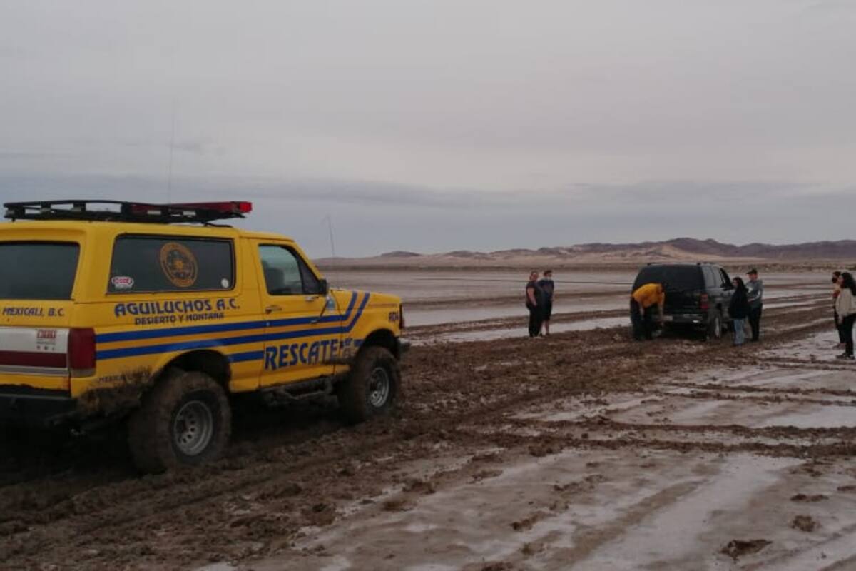 Rescatan a turistas en la Salada