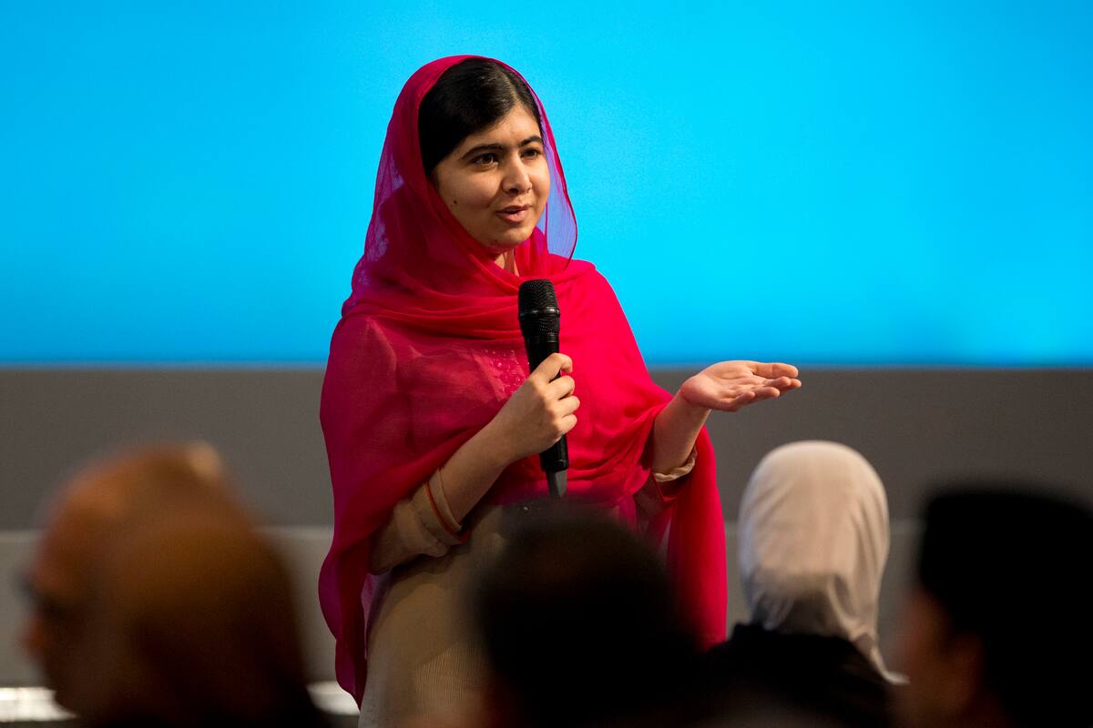 Malala Yousafzai, ganadora del premio Nobel de la Paz, sobrevivió a disparos de un talibán cuando tenía 15 años