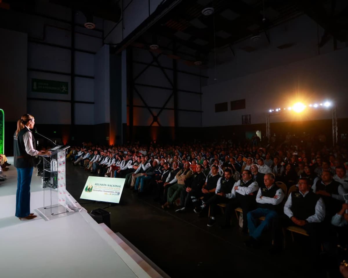 En el acto inaugural se reconoció la labor de las y los combatientes forestales, los municipios, DEFENSA, Marina y Guardia Nacional. Foto: Cortesía