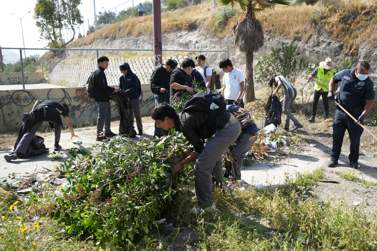 Rehabilitan autoridades y ciudadanía parque en la colonia Mariano Matamoros