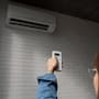 Poner el aire acondicionado a menos de 24 °C acelera el desgaste del equipo y provoca cambios bruscos de temperatura que pueden dañar la salud, reducir la vida útil y subir los precios en el recibo de la luz