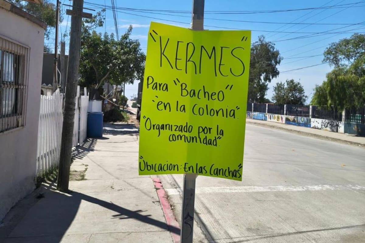 Vecinos hacen kermés para tapar baches en Rosarito