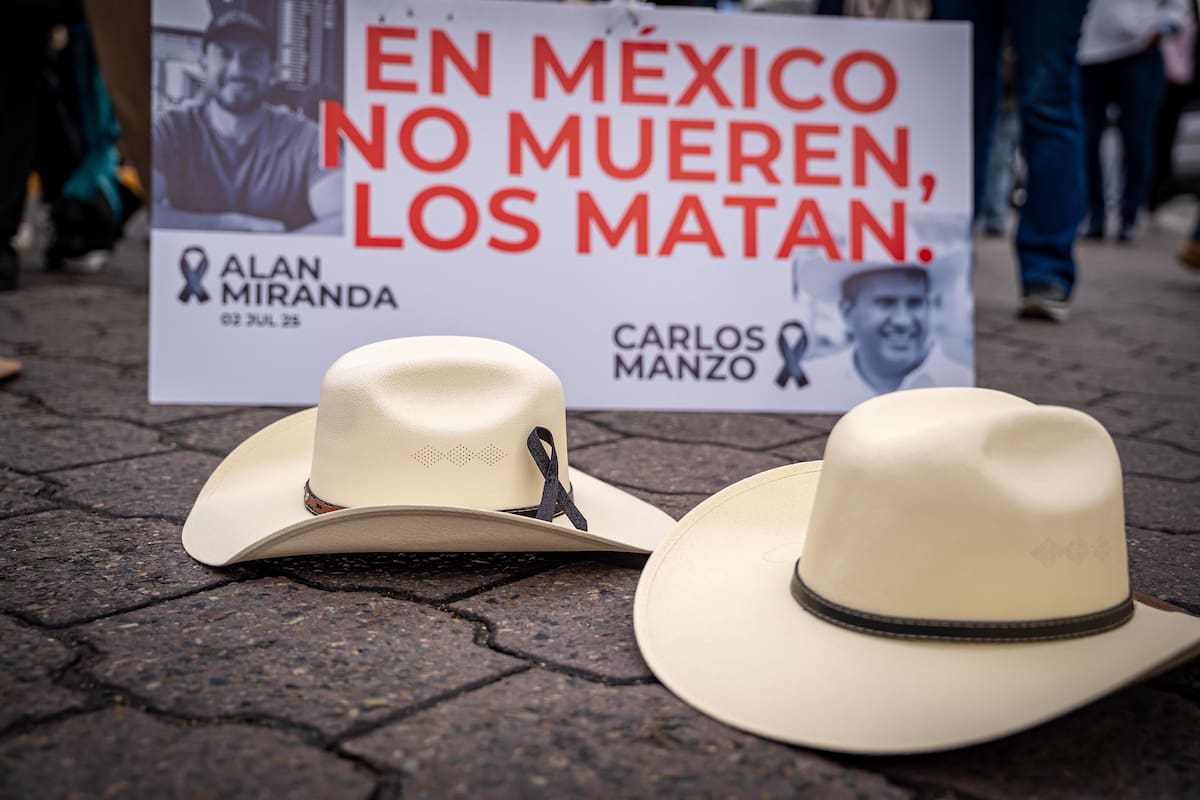 Marcha pacífica en respuesta a la reciente muerte del alcalde Carlos Manzo. Foto: Border zoom