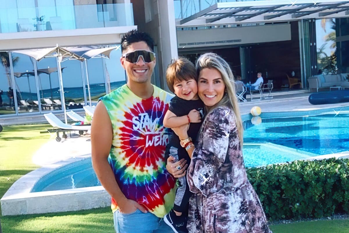 Chyno Miranda responde a seguidores defendiendo a Natasha Araos