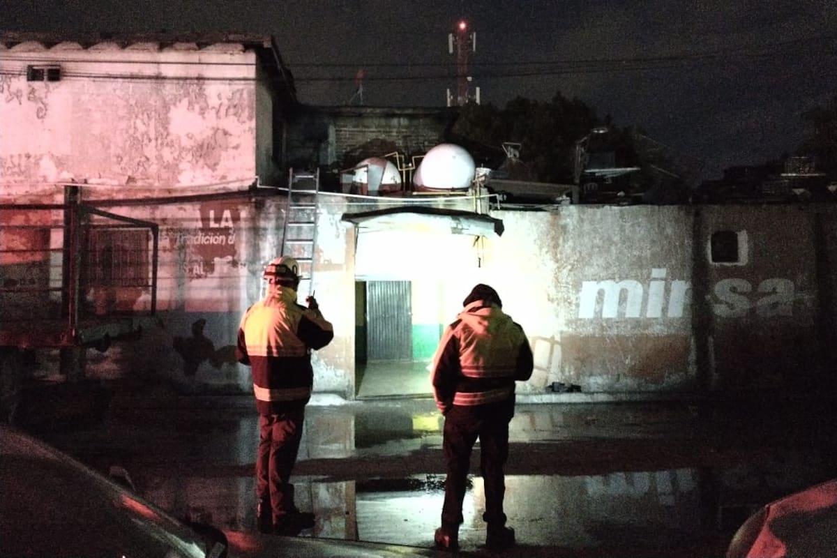 Incendio consume bodega de maíz en La Mesa
