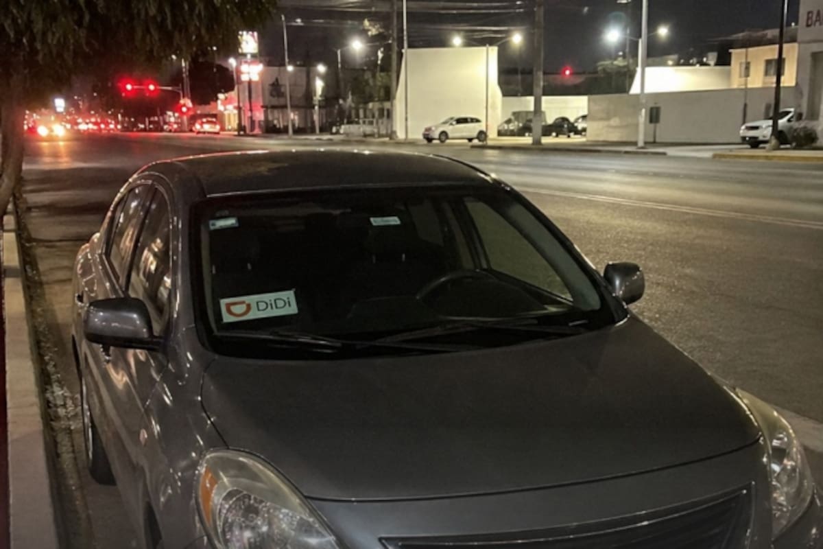Joven se avienta de Didi en movimiento al ser acosada por el conductor