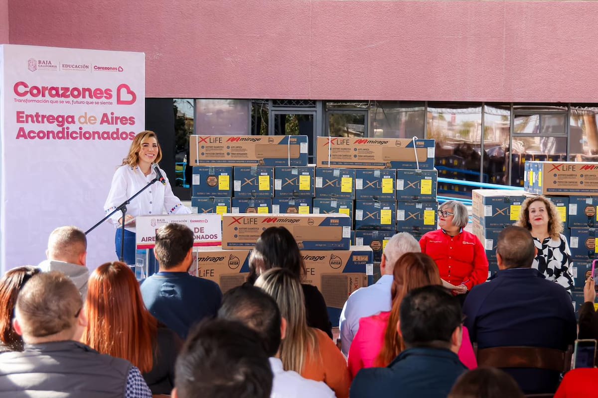 Entrega gobierno aires acondicionados a escuelas de Baja California