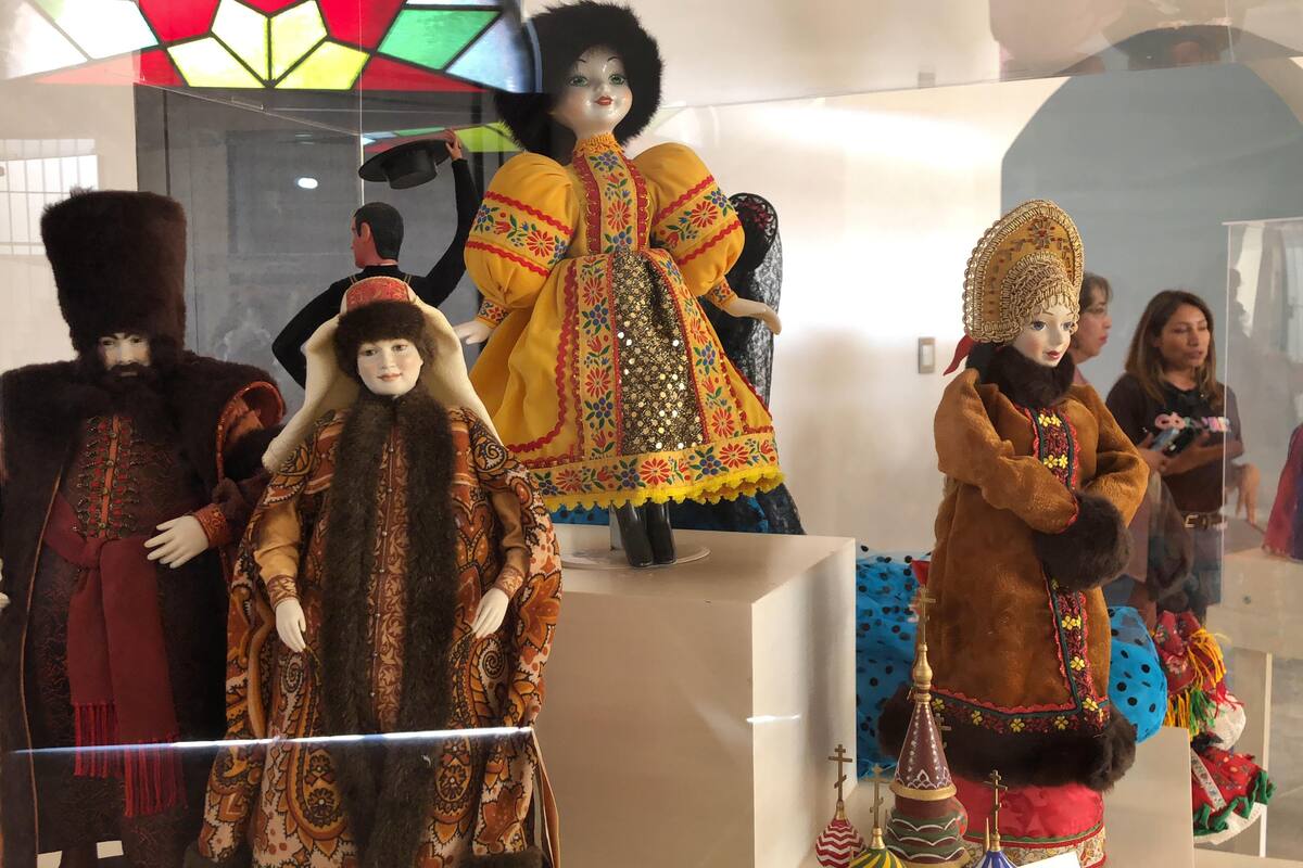 Traen “Mundo de muñecas” a Cócorit para exposición