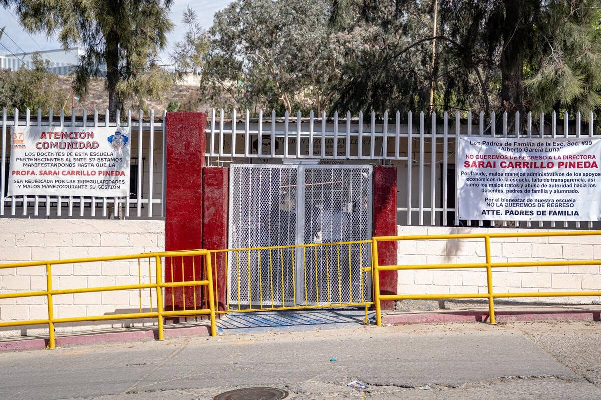 Quedan sin clases por conflicto de maestros