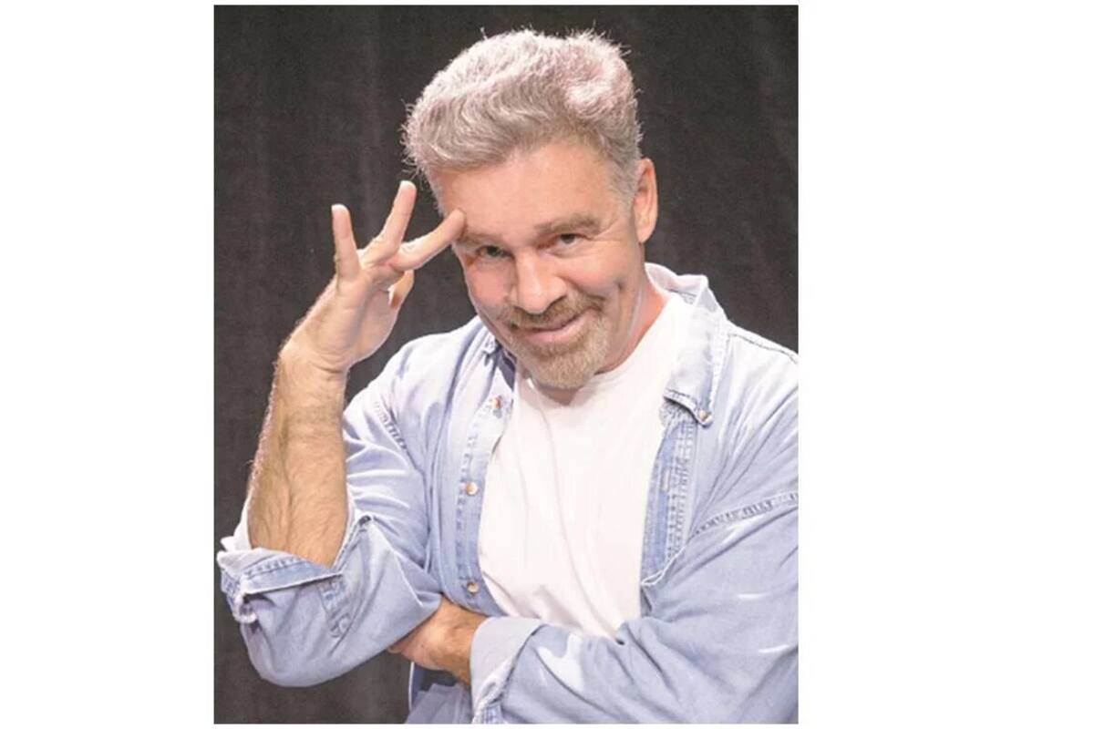 Ari Telch enseña desde el streaming sobre trastornos