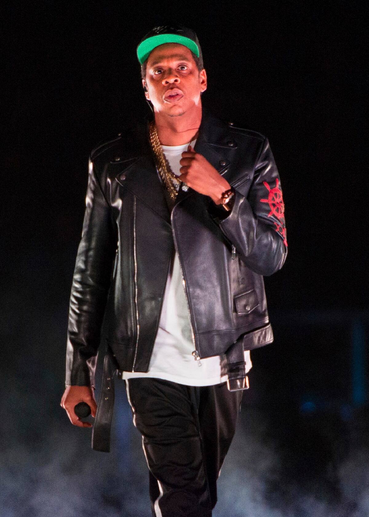 ARCHIVO - En esta foto del 26 de noviembre de 2017, Jay-Z durante un concierto de su gira "4:44" en el Barclays Center en Nueva York. Jay-Z será incorporada al Salón de la Fama del Rock & Roll el 30 de octubre de 2021. (Foto por Scott Roth/Invision/AP, Archivo)
