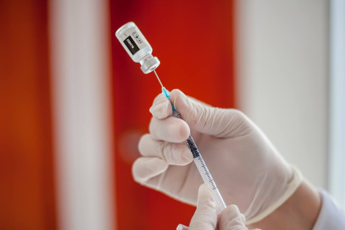 Recibir esta vacuna redujo el riesgo de demencia en los adultos mayores en un 20%