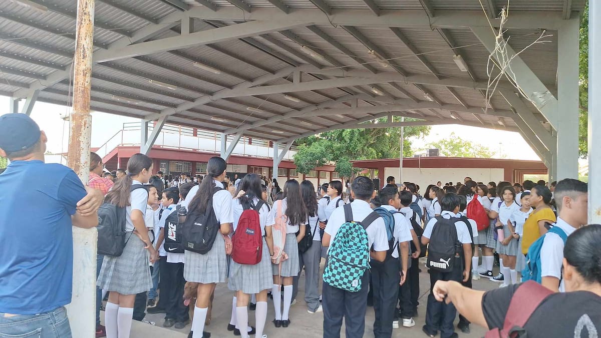 Estudiantes vuelven a las escuelas tras las vacaciones de verano. | Teodoro Borbón
