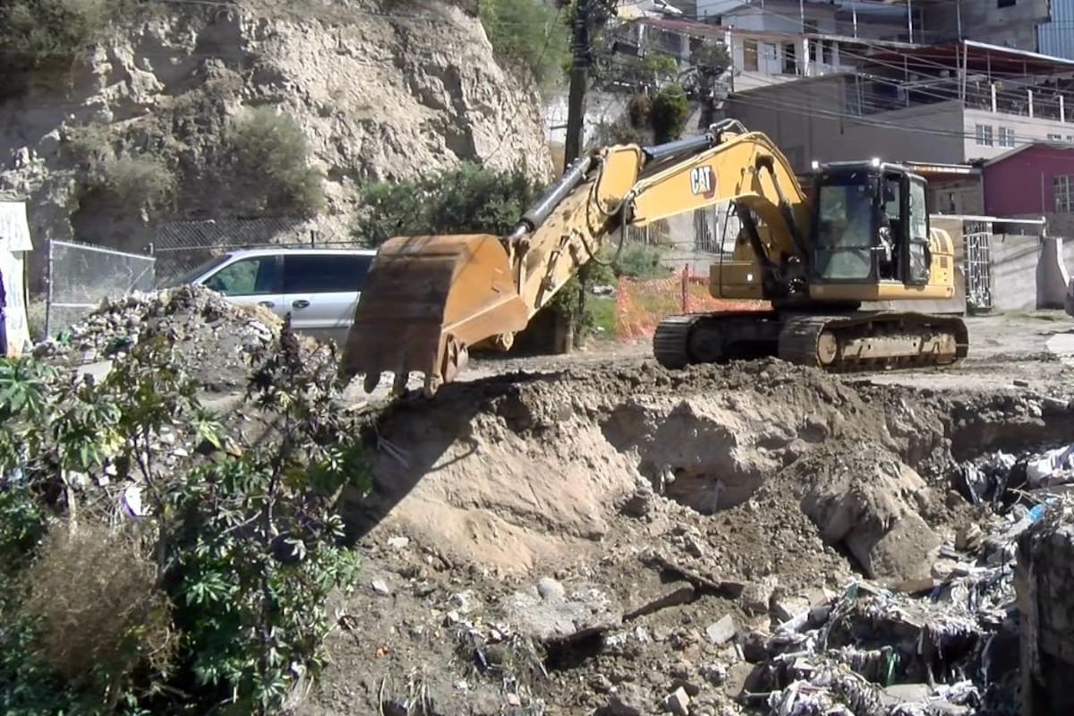 Preocupa estado de la calle Xicoténcatl Leyva