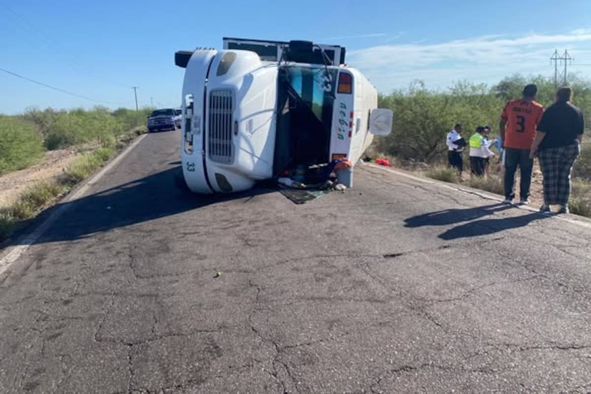Se vuelca camión rural cerca de Empalme; falleció un pasajero