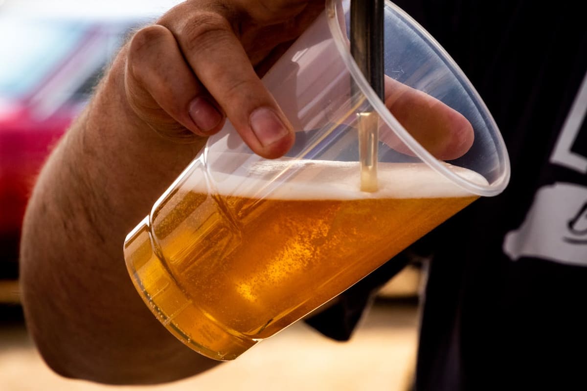 La Ley Seca está dirigida principalmente a limitar la venta de alcohol para consumo fuera de establecimientos, no a cerrar toda actividad comercial relacionada con alimentos, entretenimiento o servicios turísticos.