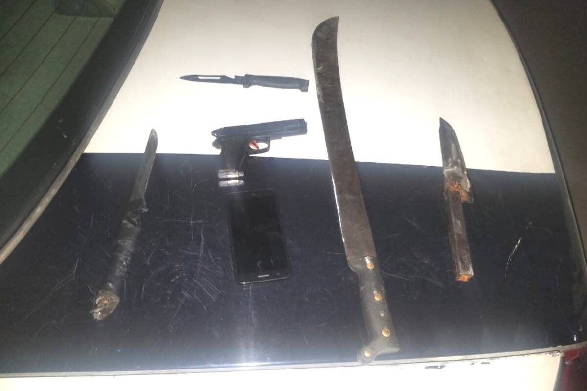 Cuchillos, machetes y armas le fueron encontradas a asaltante de SLRC