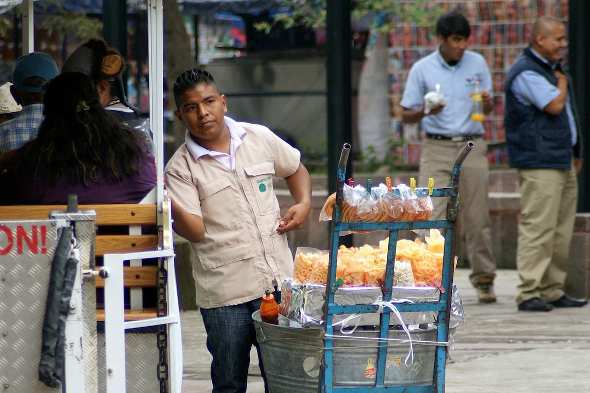 México genera más de 655 mil empleos en octubre, aunque todos informales, reporta Inegi