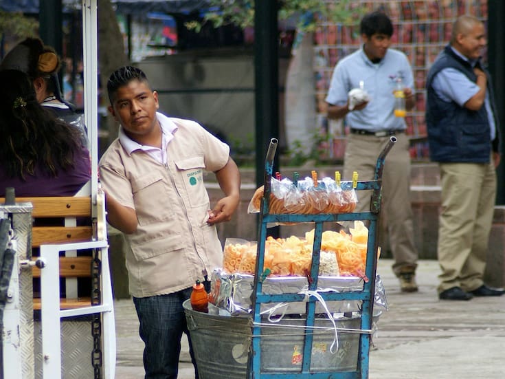 México genera más de 655 mil empleos en octubre, aunque todos informales, reporta Inegi