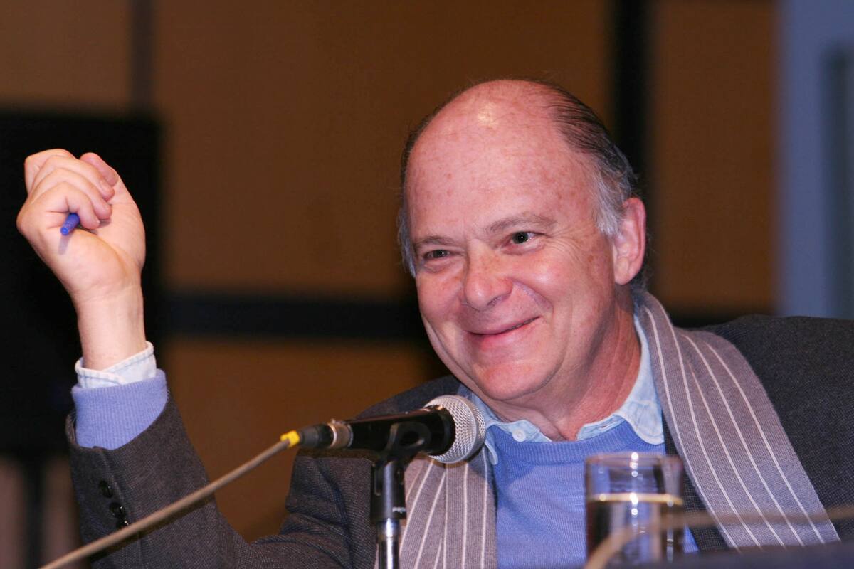 Epigmenio Ibarra propone que Enrique Krauze y Aguilar Camín regresen dinero recibido del erario para comprar vacunas