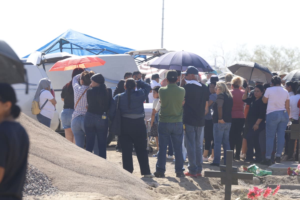Exigen justicia y seguridad para la niñez tras el asesinato de una madre y sus tres niñas en Hermosillo