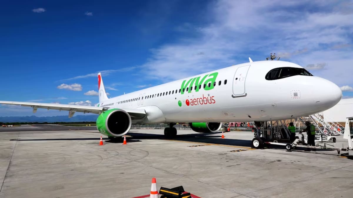 El avión de Viva Aerobus estuvo en riesgo durante su despegue en el AIFA. (El Universal)