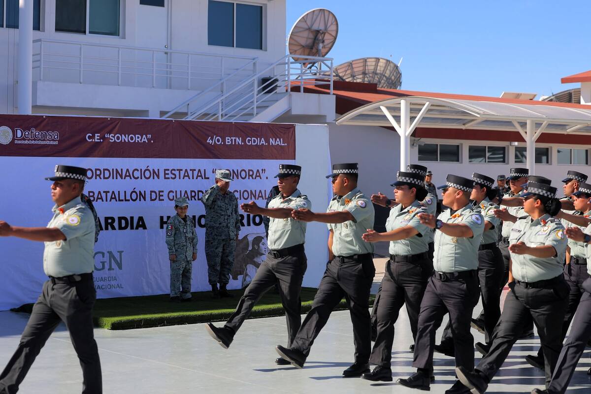 Marchan militares en instalaciones de la Guardia Nacional. | Julio A. Clark
