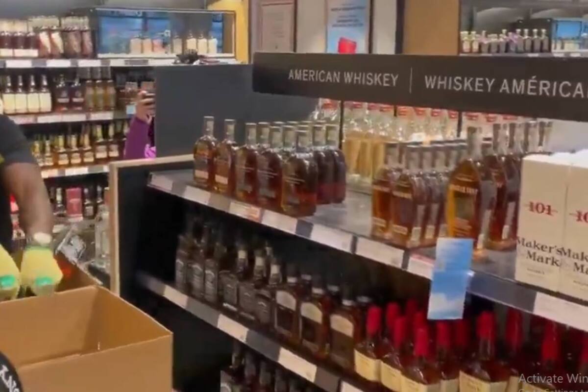 Fabricante de Jack Daniel’s dice que retiro en licorerías de Canadá “es peor que un arancel”