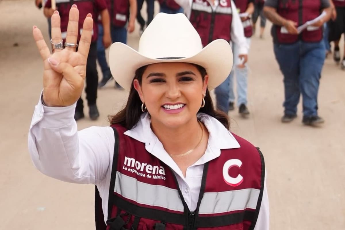 Dialoga Célida López con familias en San Luis Río Colorado