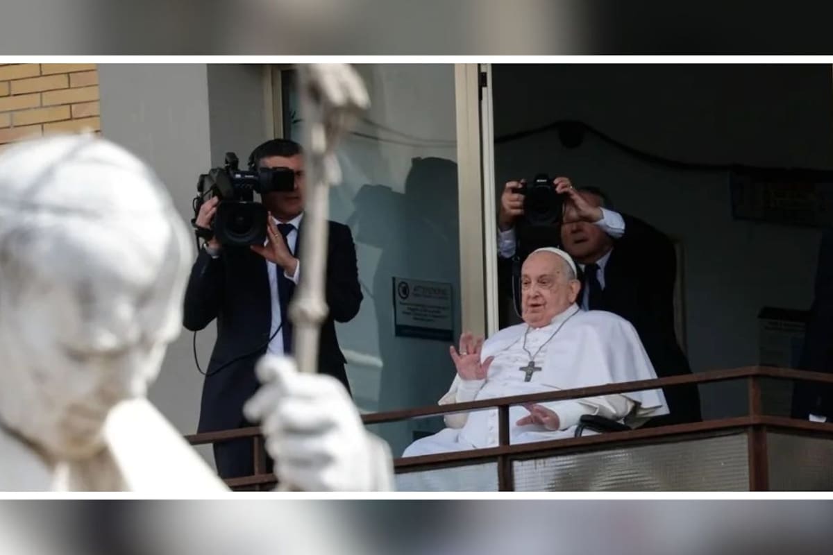 El papa Francisco estuvo al borde de la muerte, asegura jefe del equipo médico que lo atendió