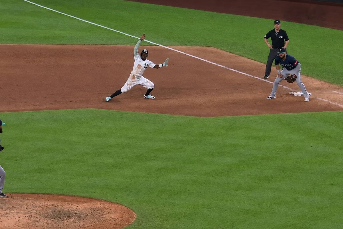 Jazz Chisholm Jr. ganó base por bolas a través de un desafío, pero no duró ni 10 segundos antes de ser puesto out (VIDEO)