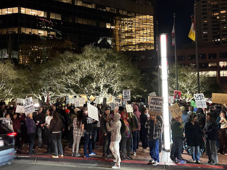 Protestan en San Diego contra ICE
