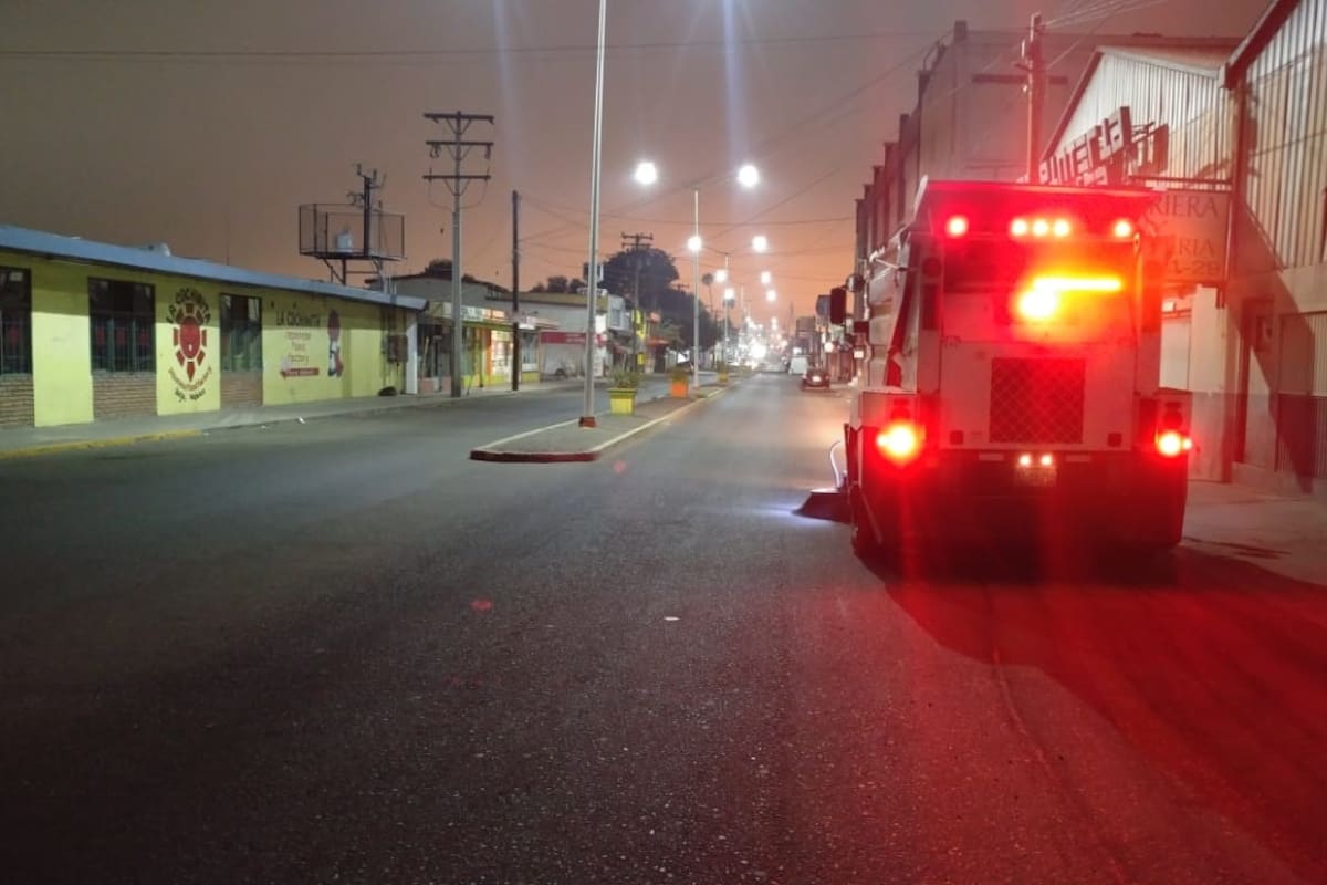 Recoge barredora cerca de media tonelada de basura diariamente