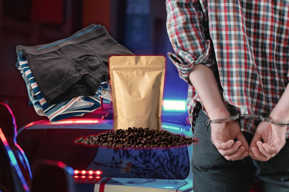 Roba café y ropa interior en un super