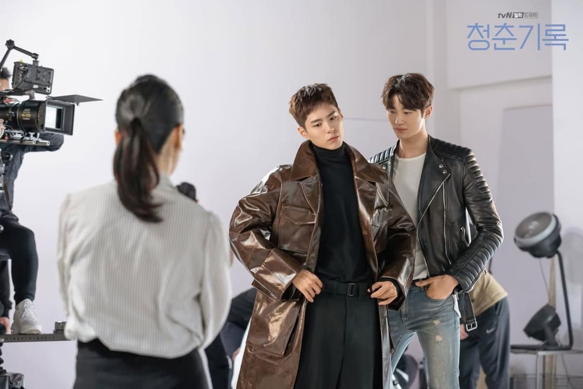 Byeon Woo-seok comparte pantalla con Park Bo-gum, "Genios faciales, genios pictóricos". | Foto: Record of youth en Instagram.