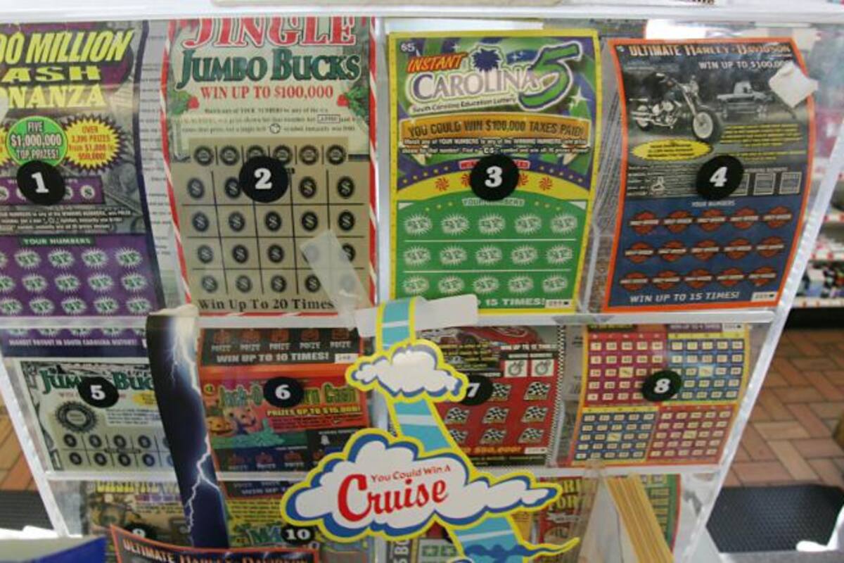 EU: Hombre gana 100 mil dólares en lotería utilizando una estrategia que vio en televisión