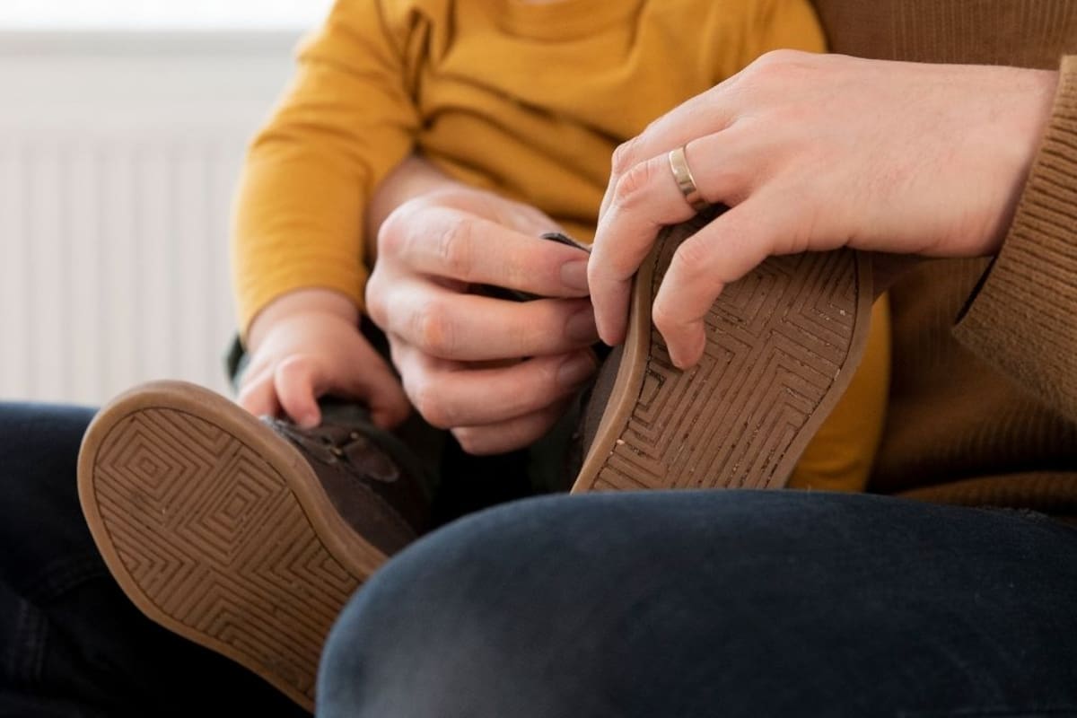 Padres que resuelven todos los problemas de sus hijos bloquean el desarrollo de la corteza prefrontal y generan adultos inseguros con alto temor a cometer errores
