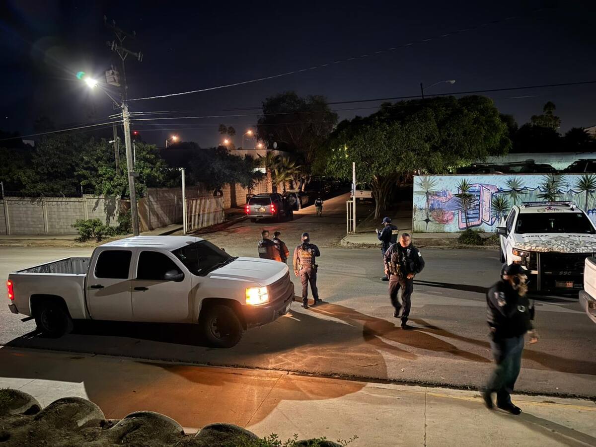 A las 19:06 horas se informó al C5 sobre explosivos arrojados con un dron en las instalaciones de la FGE en Playas de Tijuana l foto: Cortesía