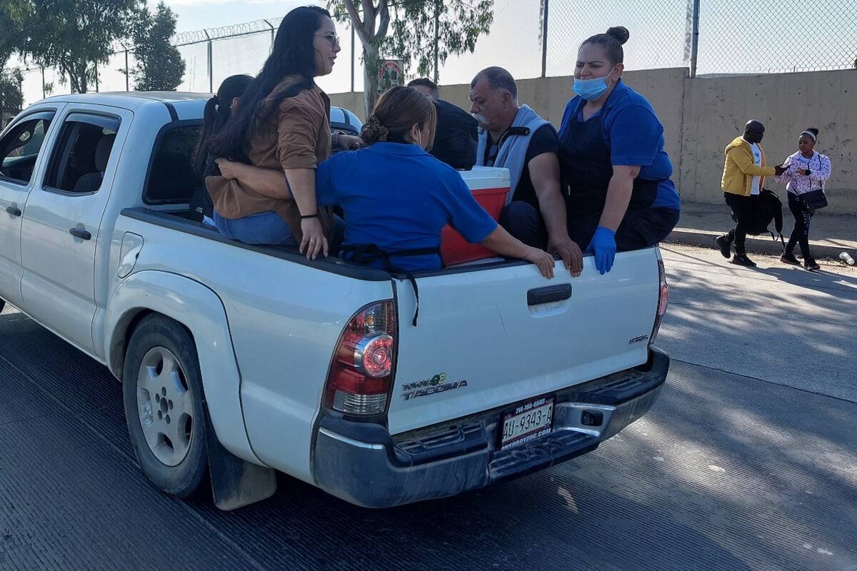 Residentes del Maclovio Rojas ofrecen servicio de raite al Aeropuerto