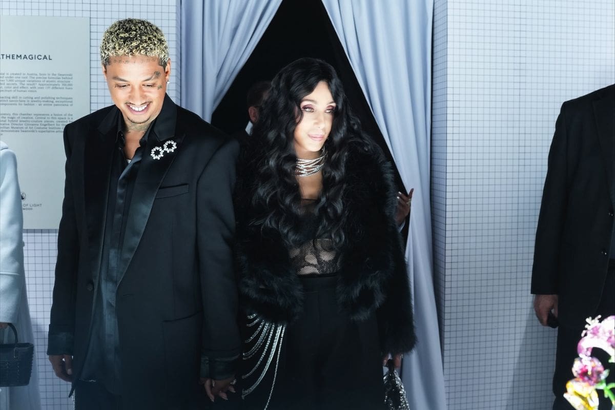 Cher, de 79 años, estaría preparando boda con Alexander “AE” Edwards para 2026: filtran información del presunto compromiso