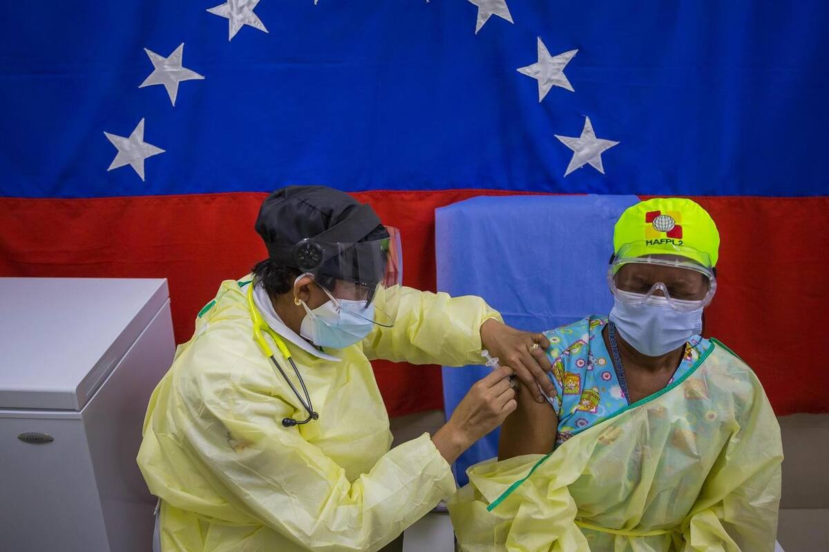 El 42% de los médicos en Venezuela recibió vacuna antiCovid: ONG
