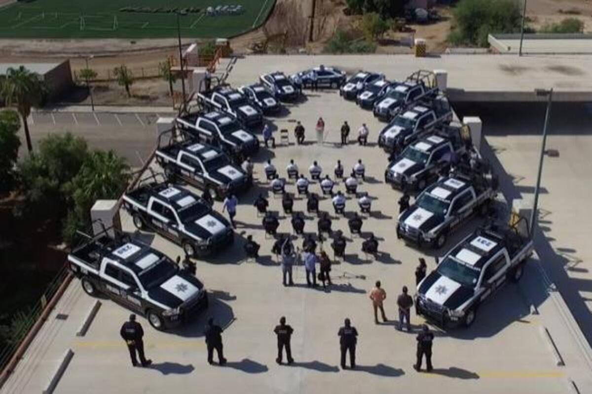 Entrega alcaldesa nuevas patrullas a Policía de HMO