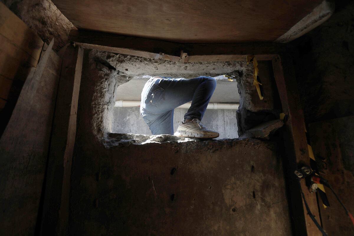 MEX074. CIUDAD JUÁREZ (MÉXICO), 18/01/2025.- Fotografía del interior de un túnel descubierto debajo del Río Bravo, este sábado en Ciudad Juárez (México). El túnel clandestino descubierto el pasado 10 de enero debajo del Río Bravo (Río Grande en EEUU) y que conectaba a la fronteriza Ciudad Juárez con El Paso, en Texas, Estados Unidos, tendría hasta dos años operando, según cálculos preliminares de autoridades mexicanas. EFE/ Luis Torres