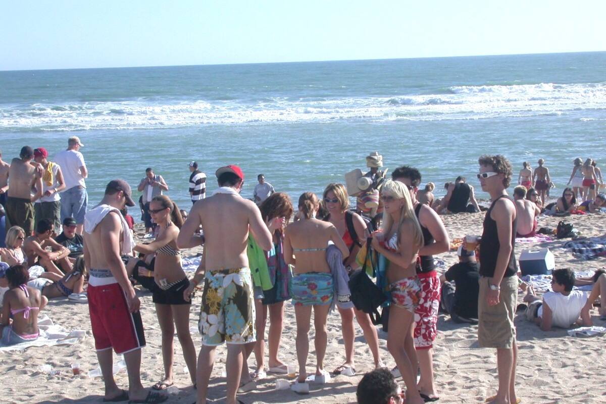 28 spring breakers de Texas tienen coronavirus después de viajar a México